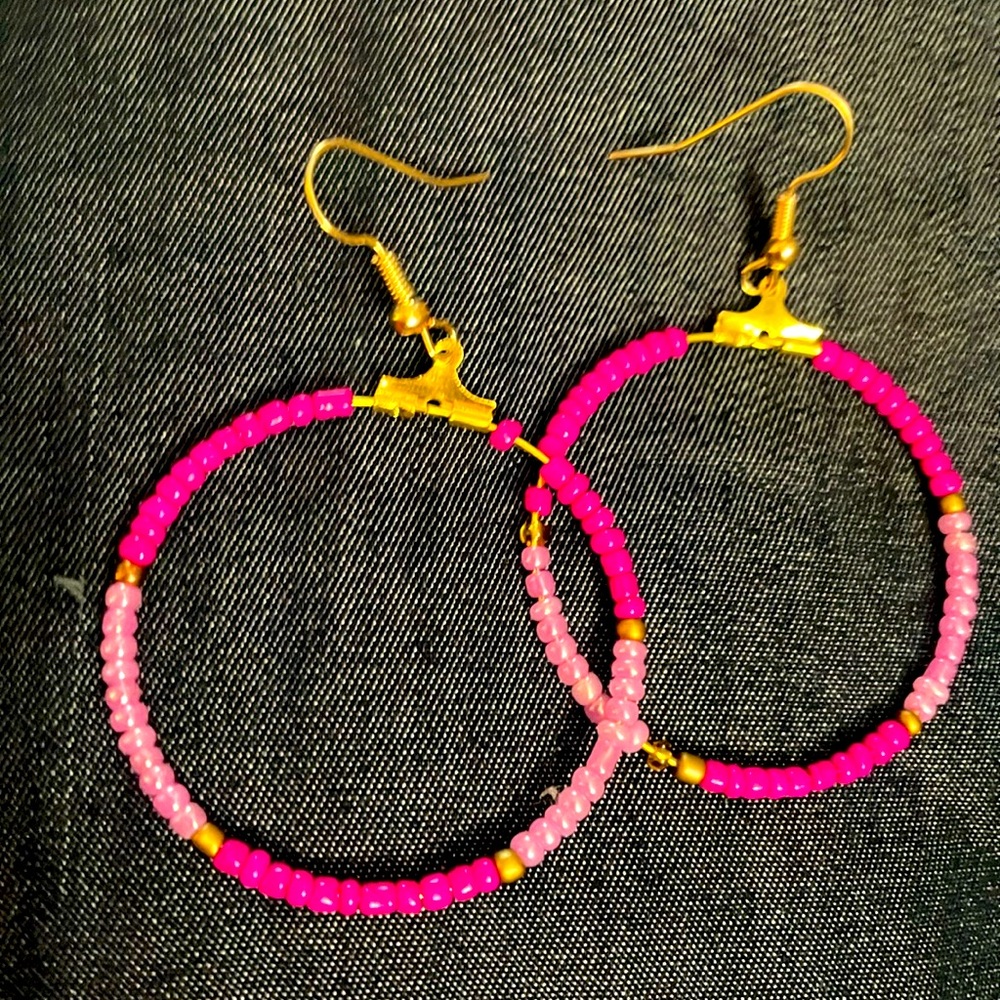NWT HANDMADE HOT PINK OMBRE BEADED HOOP EARRINGS